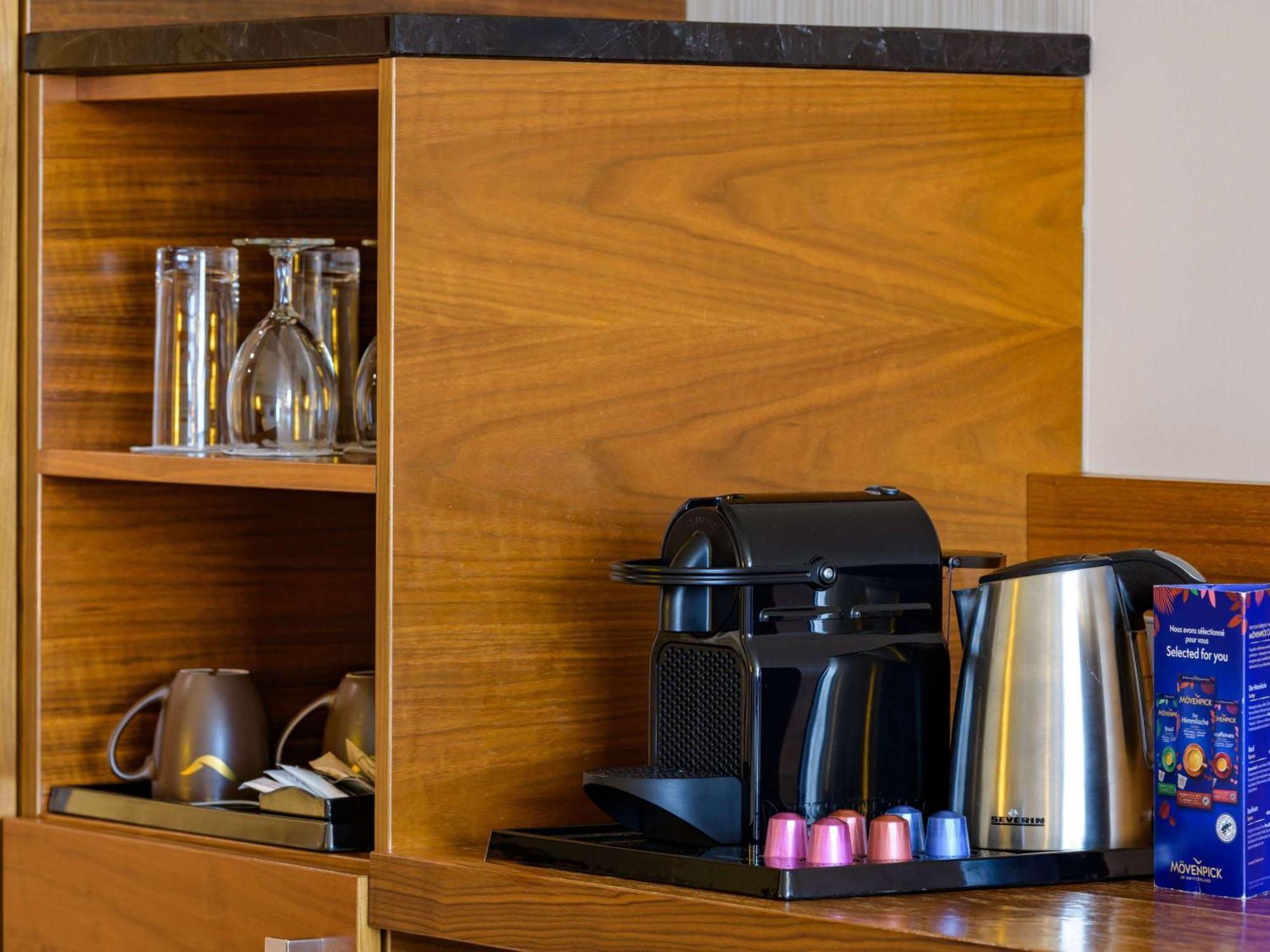 Moevenpick Hotel Geneva Мерен Екстер'єр фото