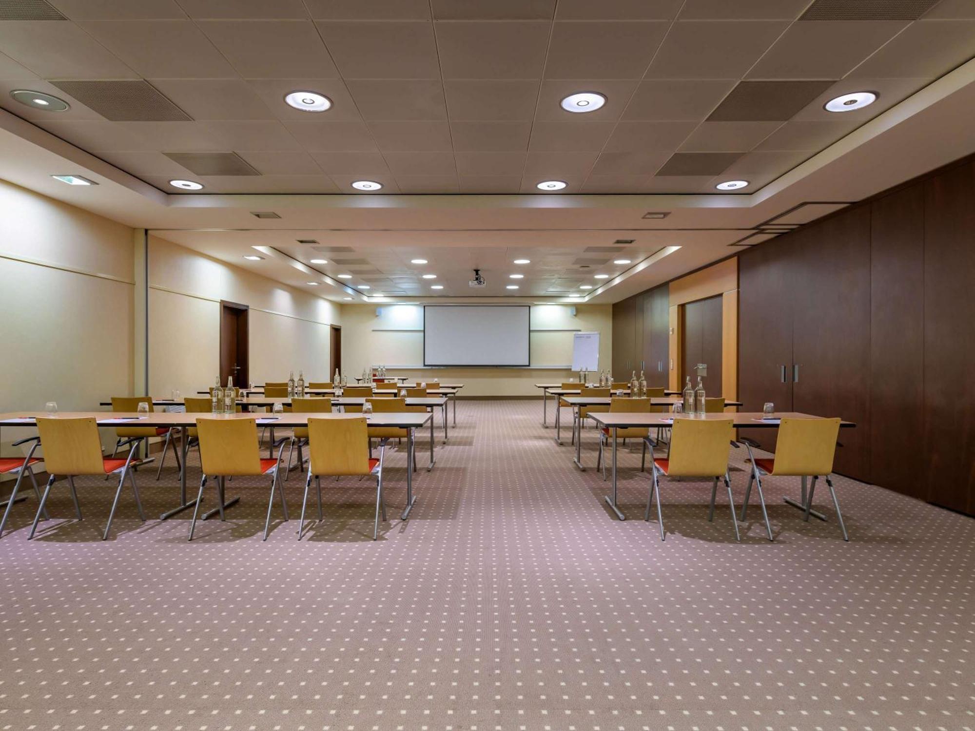 Moevenpick Hotel Geneva Мерен Екстер'єр фото