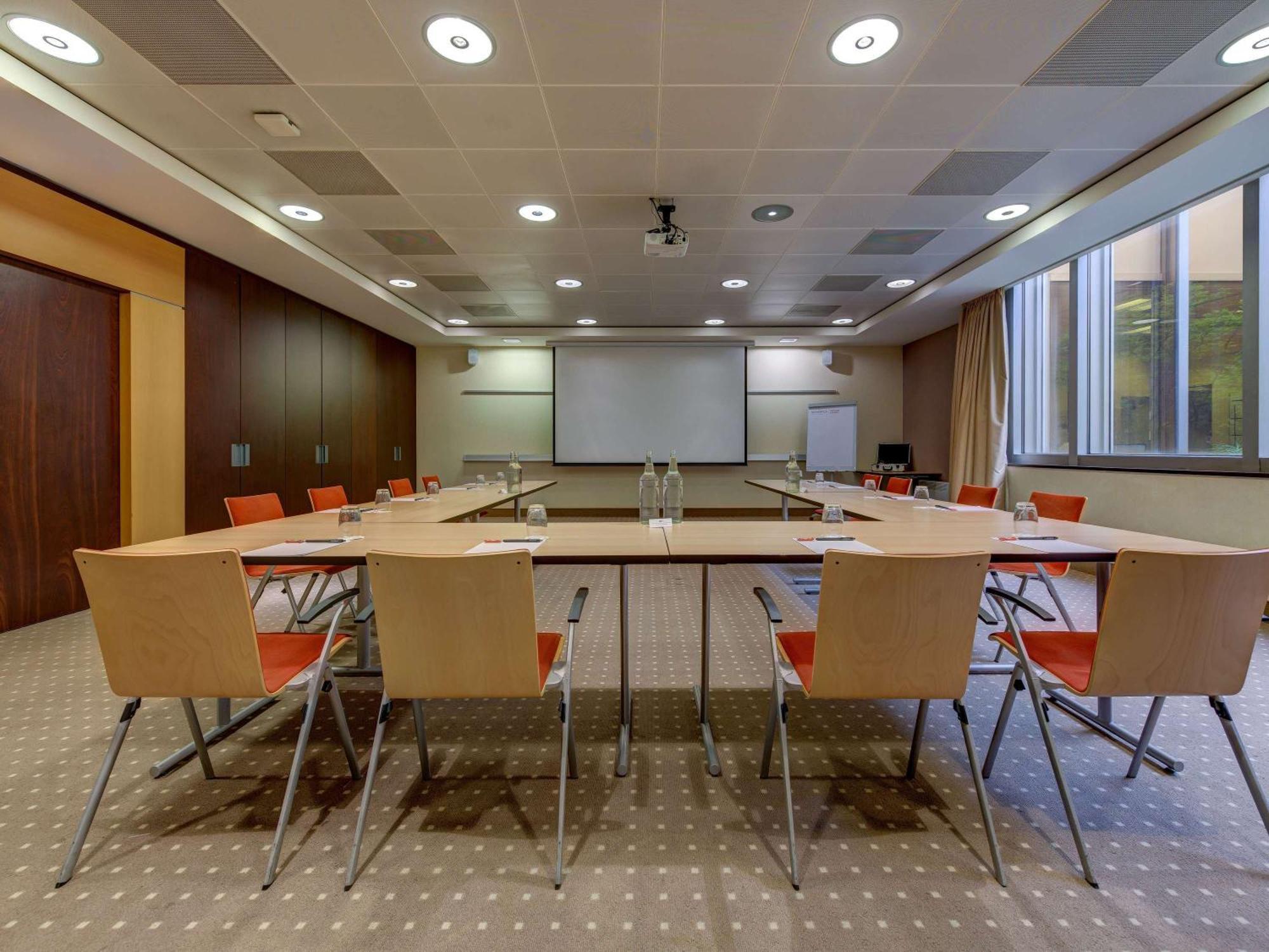 Moevenpick Hotel Geneva Мерен Екстер'єр фото