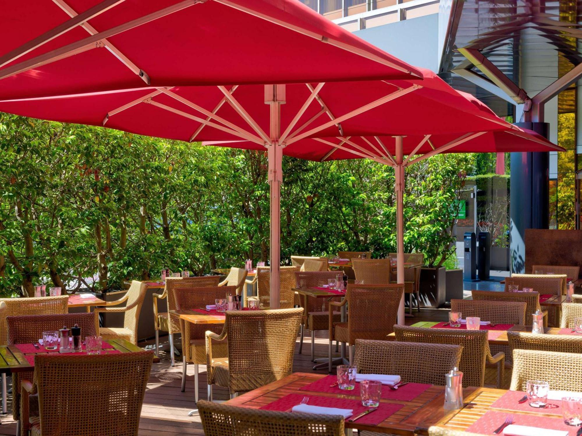 Moevenpick Hotel Geneva Мерен Екстер'єр фото