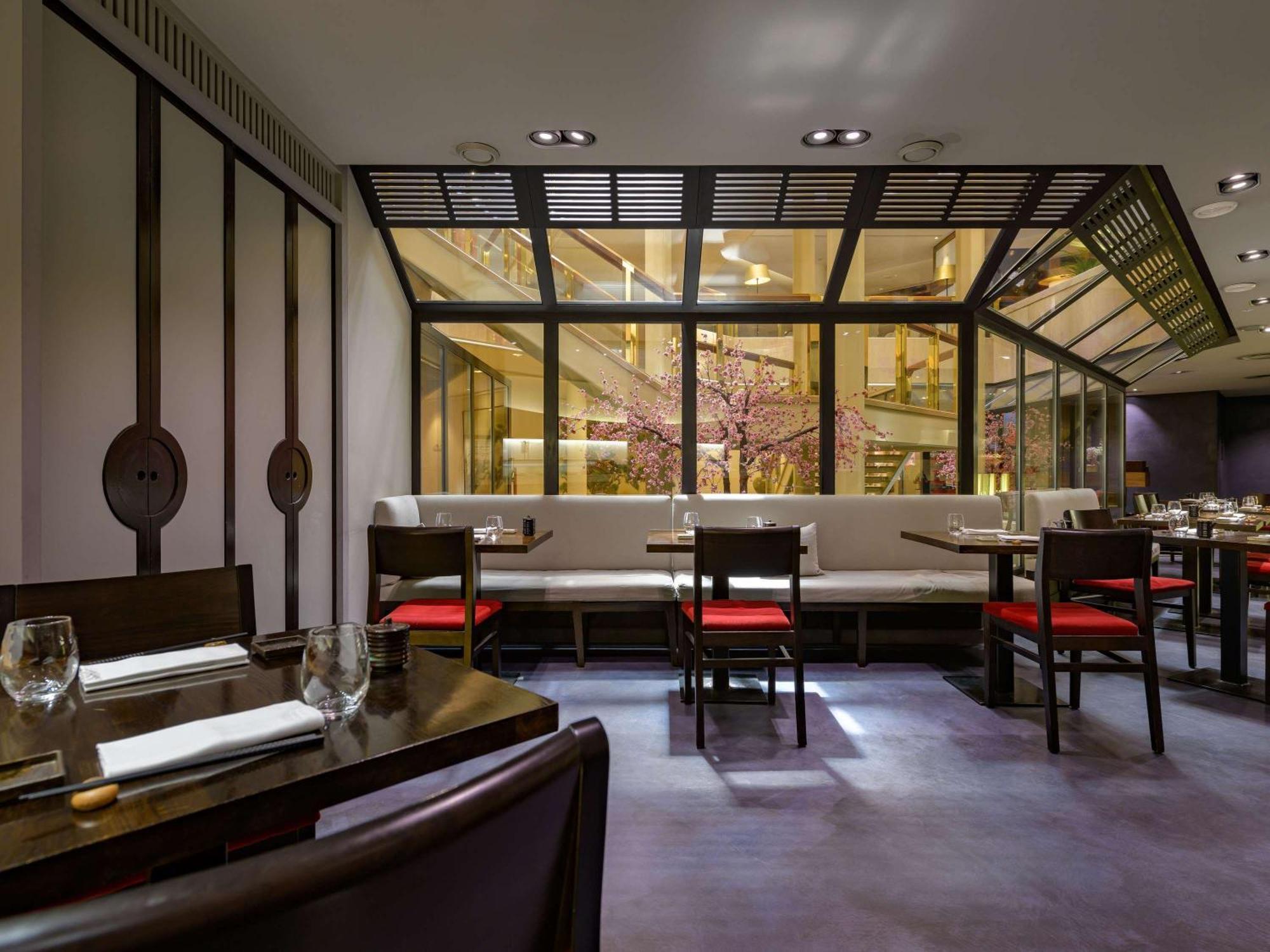Moevenpick Hotel Geneva Мерен Екстер'єр фото