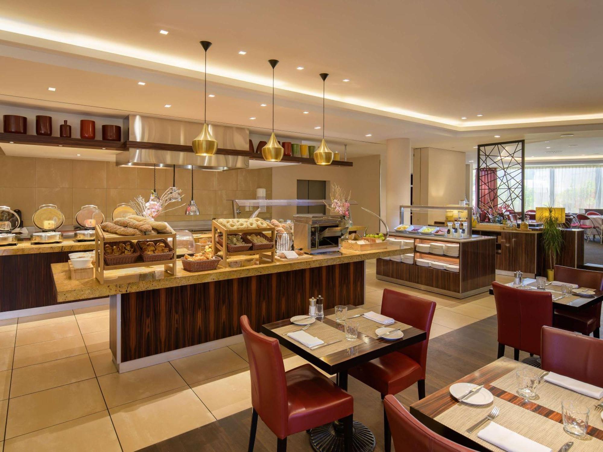 Moevenpick Hotel Geneva Мерен Екстер'єр фото