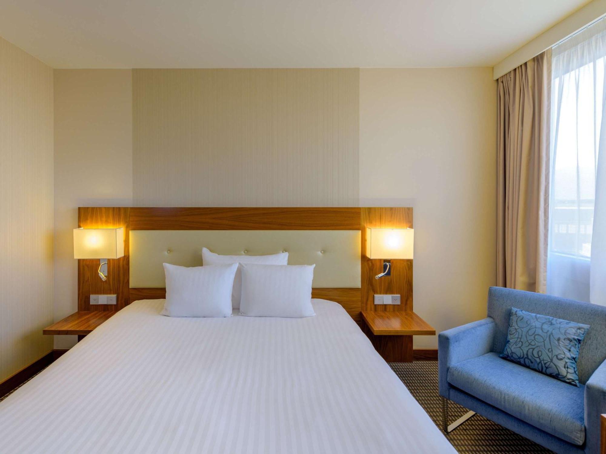 Moevenpick Hotel Geneva Мерен Екстер'єр фото